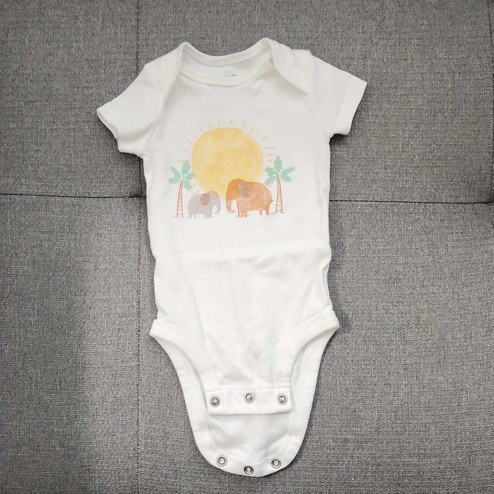 Carters 5 bodysuits neutral 3 months